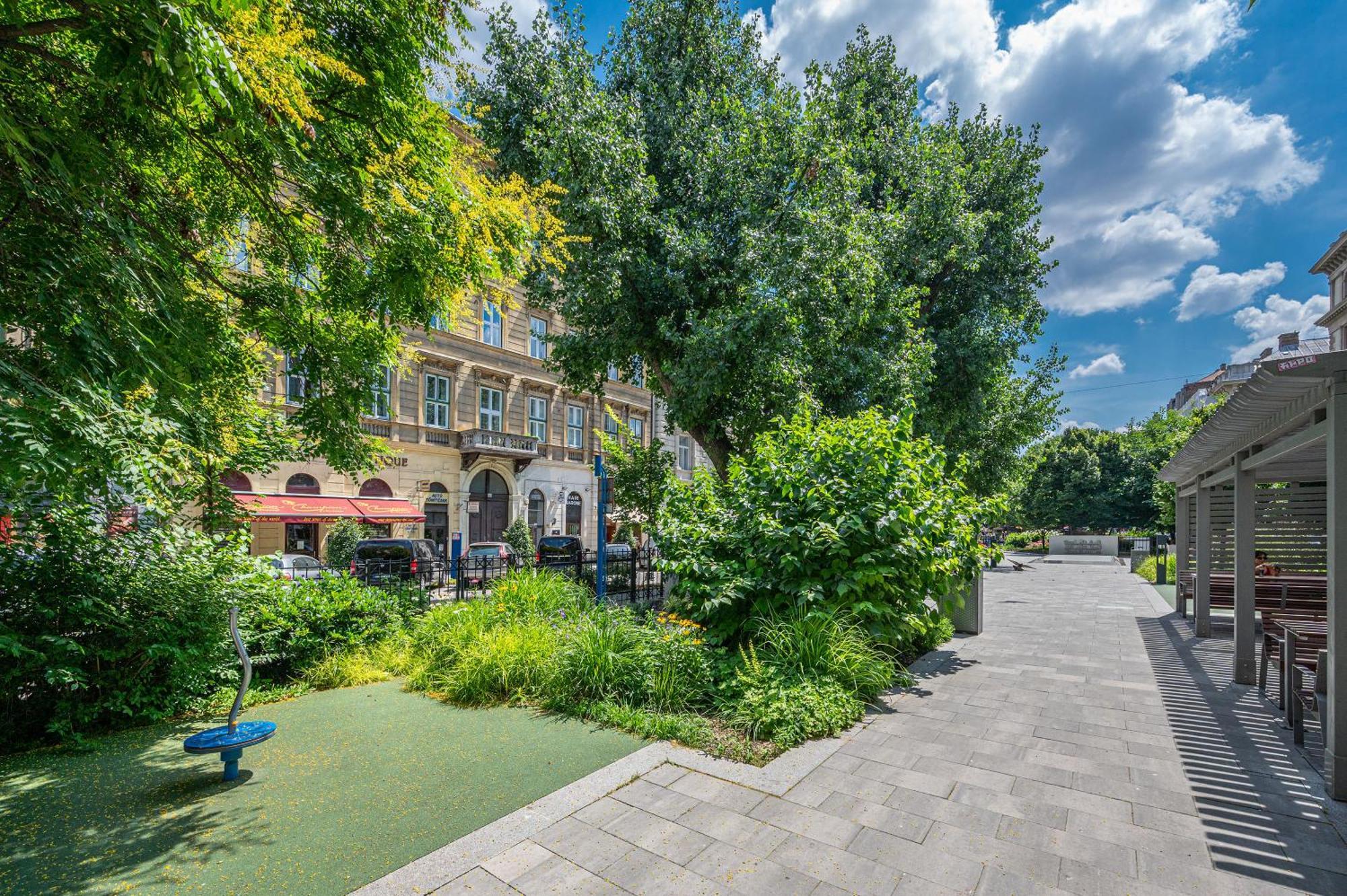 Park View - Centre Апартаменти *